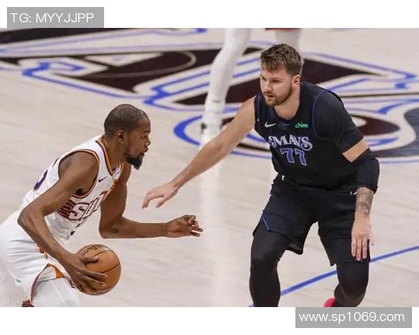 东契奇狂砍73分刷新现役得分纪录独行侠力克太阳终止其11连胜势头