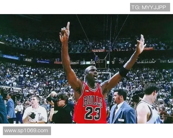 乔丹克拉克森的篮球之路与成就解析：从新秀到全明星的蜕变之旅